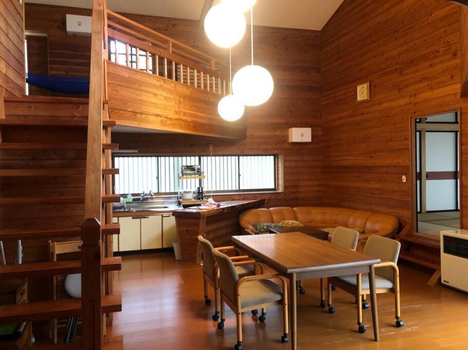 北軽井沢の貸別荘一棟貸し切り-庭とウッドデッキつき Azumaiokozan Ngoại thất bức ảnh
